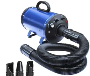 Máy sấy lông mèo cao cấp đa năng được thiết kế với cấu tạo tối ưu nhằm đảm bảo hiệu suất mạnh mẽ và an toàn khi sử dụng. Phần thân máy thường làm từ chất liệu nhựa chịu nhiệt cao cấp, cách điện tốt và bền bỉ theo thời gian. Bên trong là động cơ công suất lớn giúp tạo luồng gió ổn định nhưng vẫn duy trì độ ồn thấp.